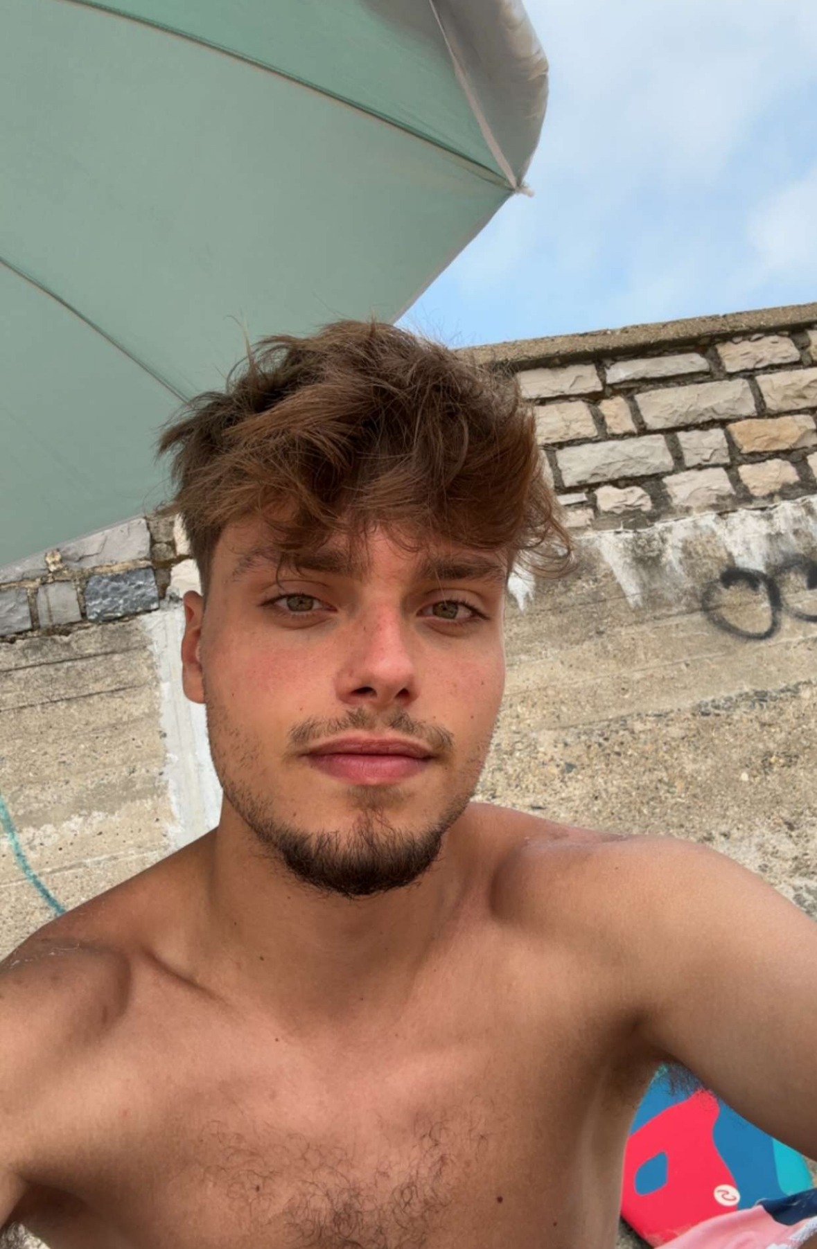 Profil de Emery, 24 ans, Plan Cul à Ferme Eotijani