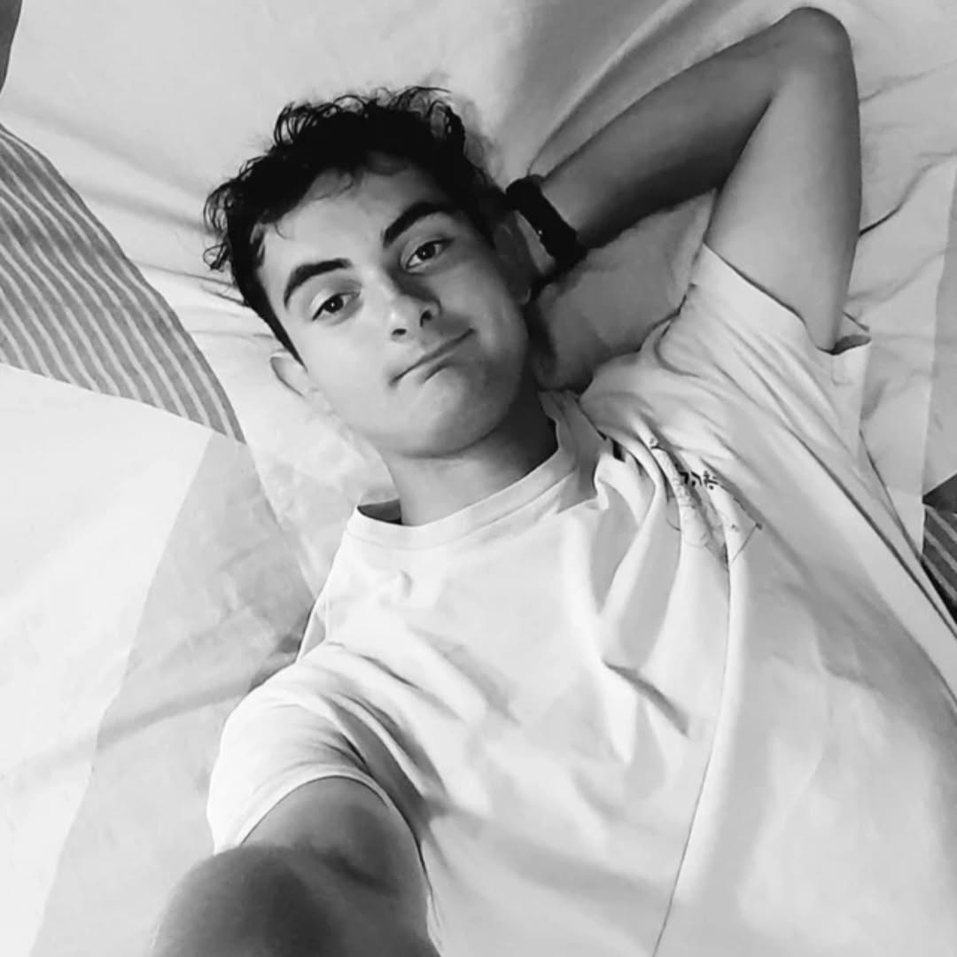 Profil de Ezzio, 22 ans, Plan Cul à Sidi Boutouarel